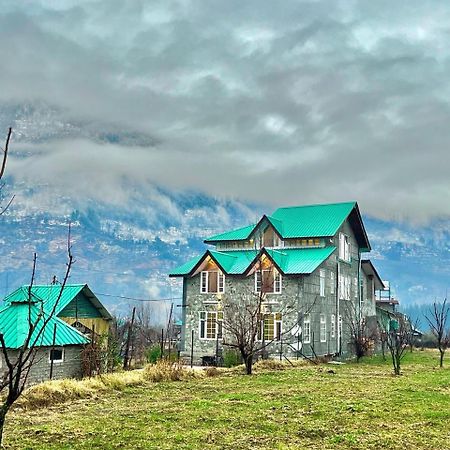 Fluestern Hostel And Cafe Nagar  Екстериор снимка