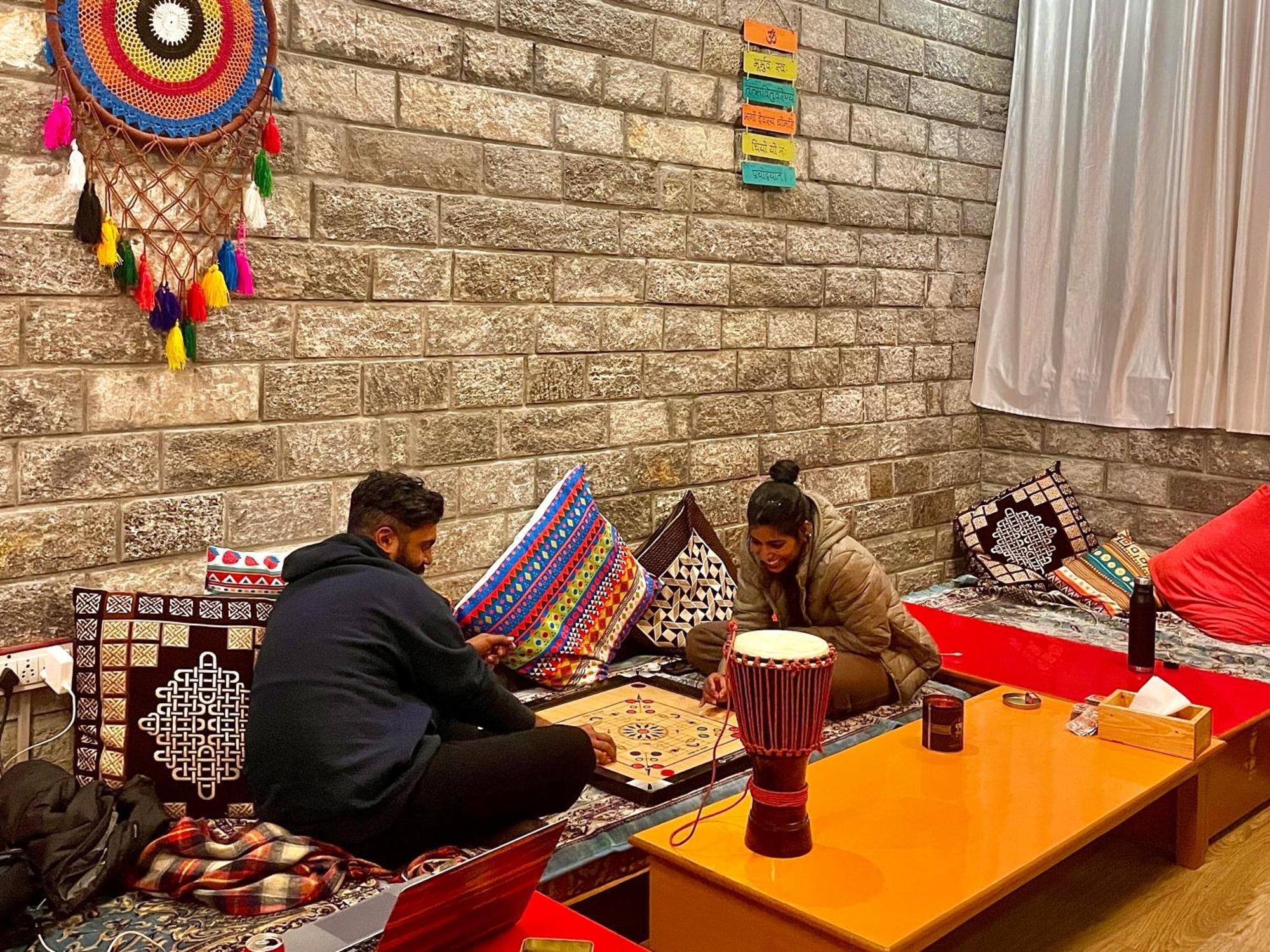 Fluestern Hostel And Cafe Nagar  Екстериор снимка