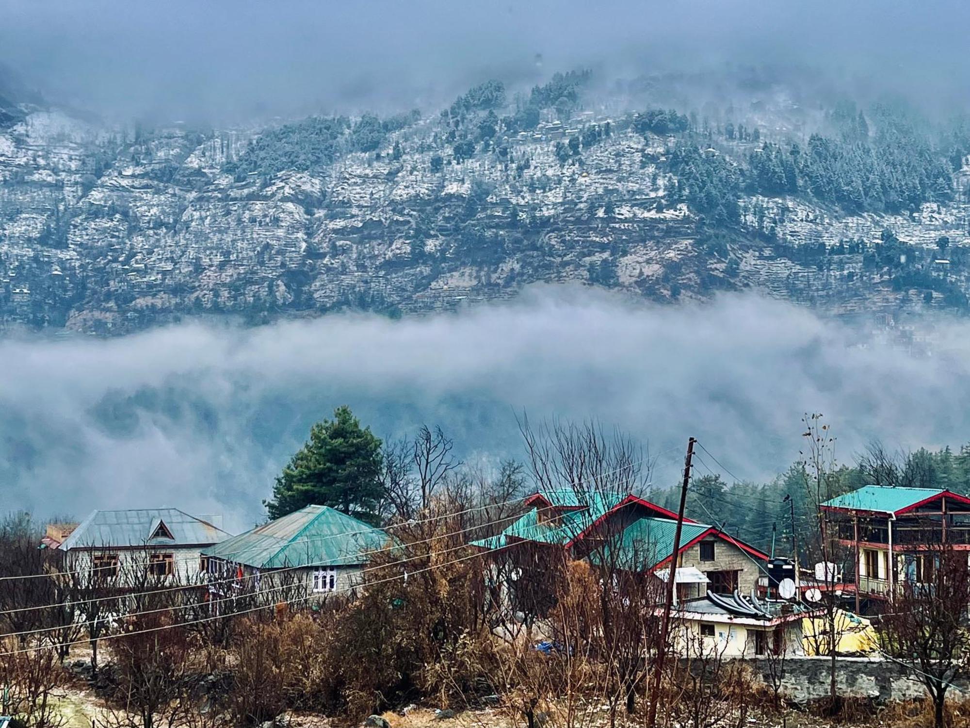 Fluestern Hostel And Cafe Nagar  Екстериор снимка