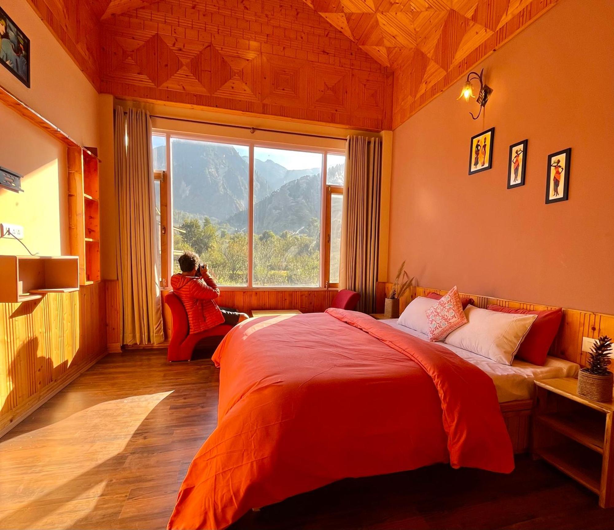 Fluestern Hostel And Cafe Nagar  Екстериор снимка